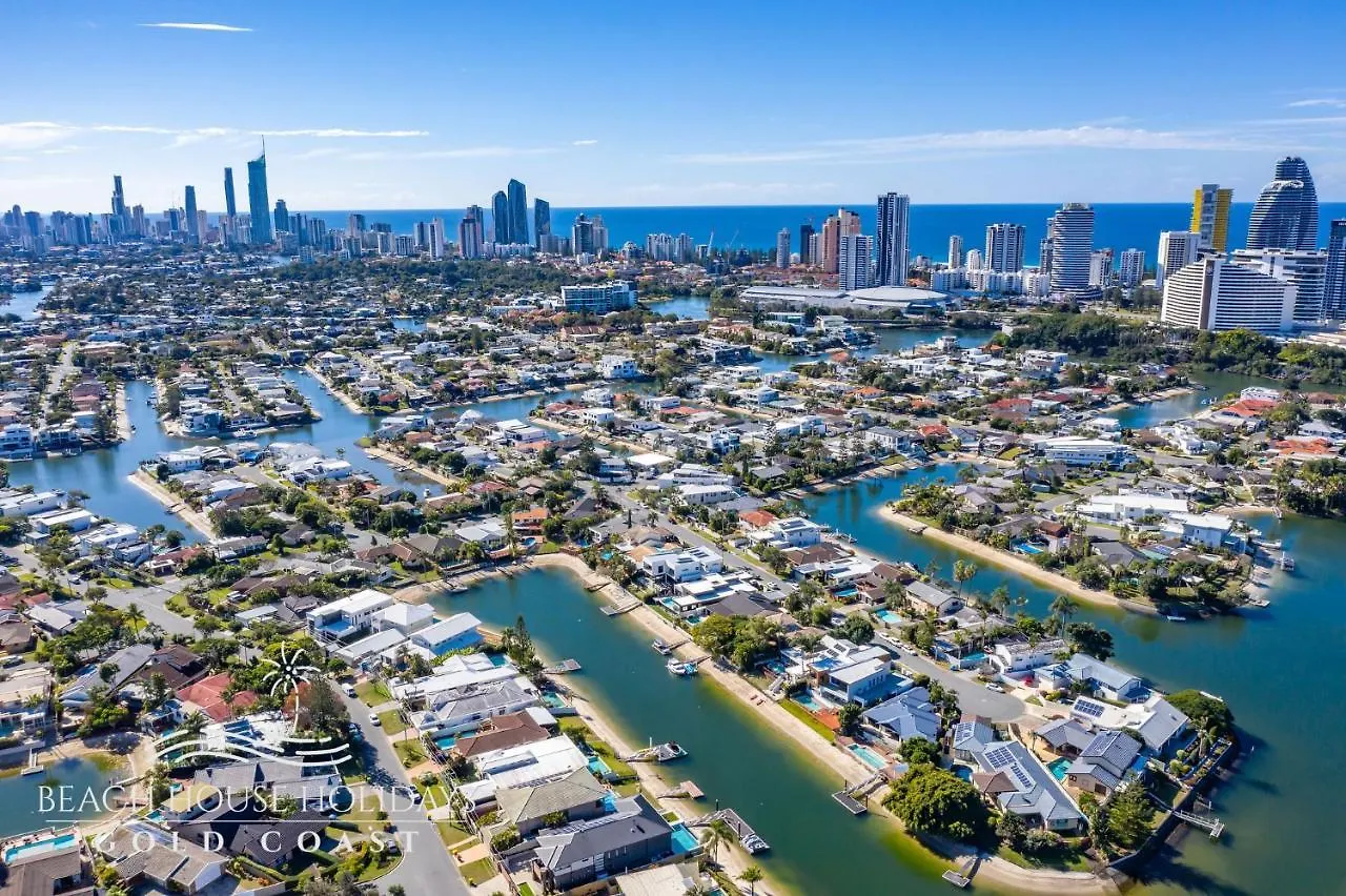 Maureen Waterfront Beach House Broadbeach Waters 0*,  Australia