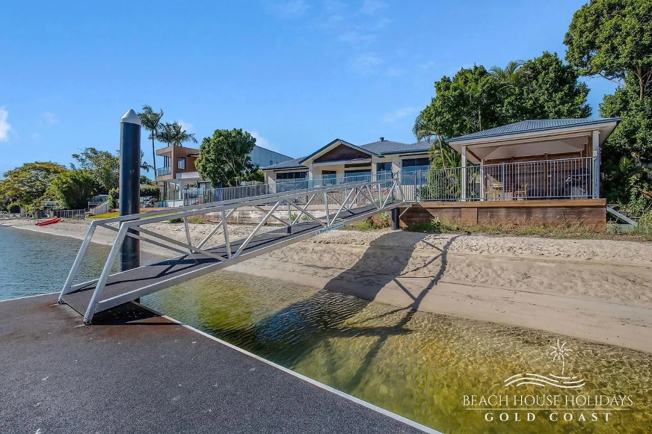 Maureen Waterfront Beach House Broadbeach Waters